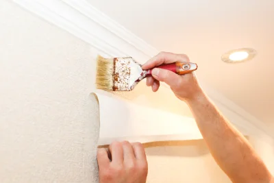 Pose de papier peint à Plogoff — revêtements muraux et toiles de verre